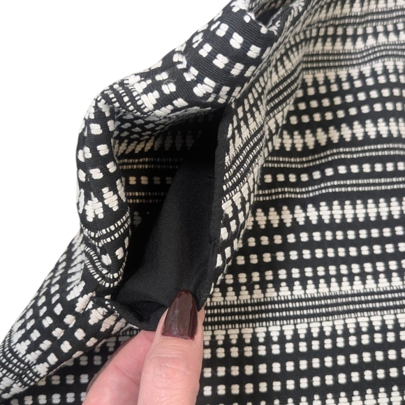 Banana Republic Black and White Pencil Skirt - Picture 5 of 11